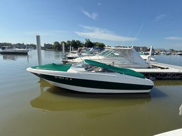 1999 Bayliner 2350 Capri SS