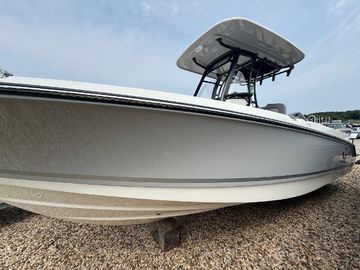 2025 Boston Whaler 230 Outrage