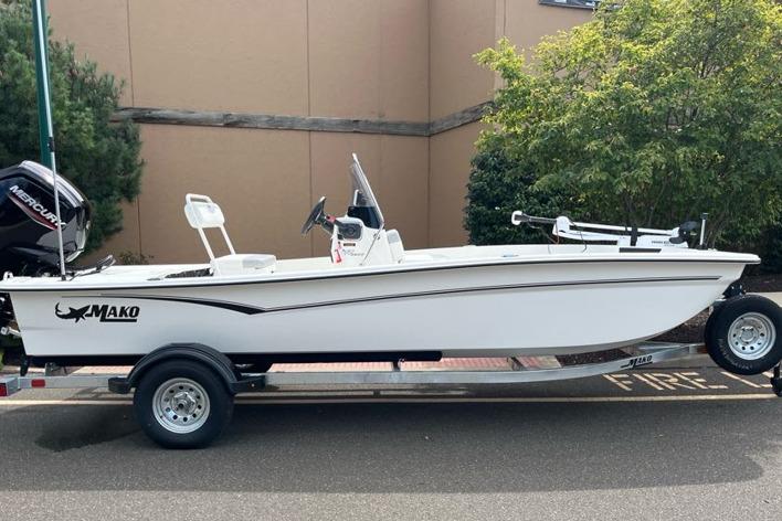 2026 Mako Pro Skiff 17 CC