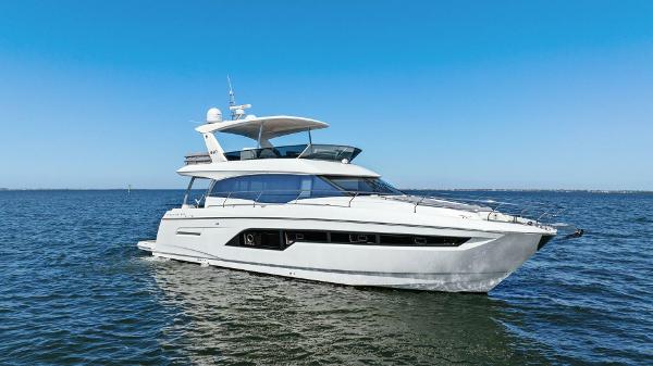2019 Prestige 630 Flybridge