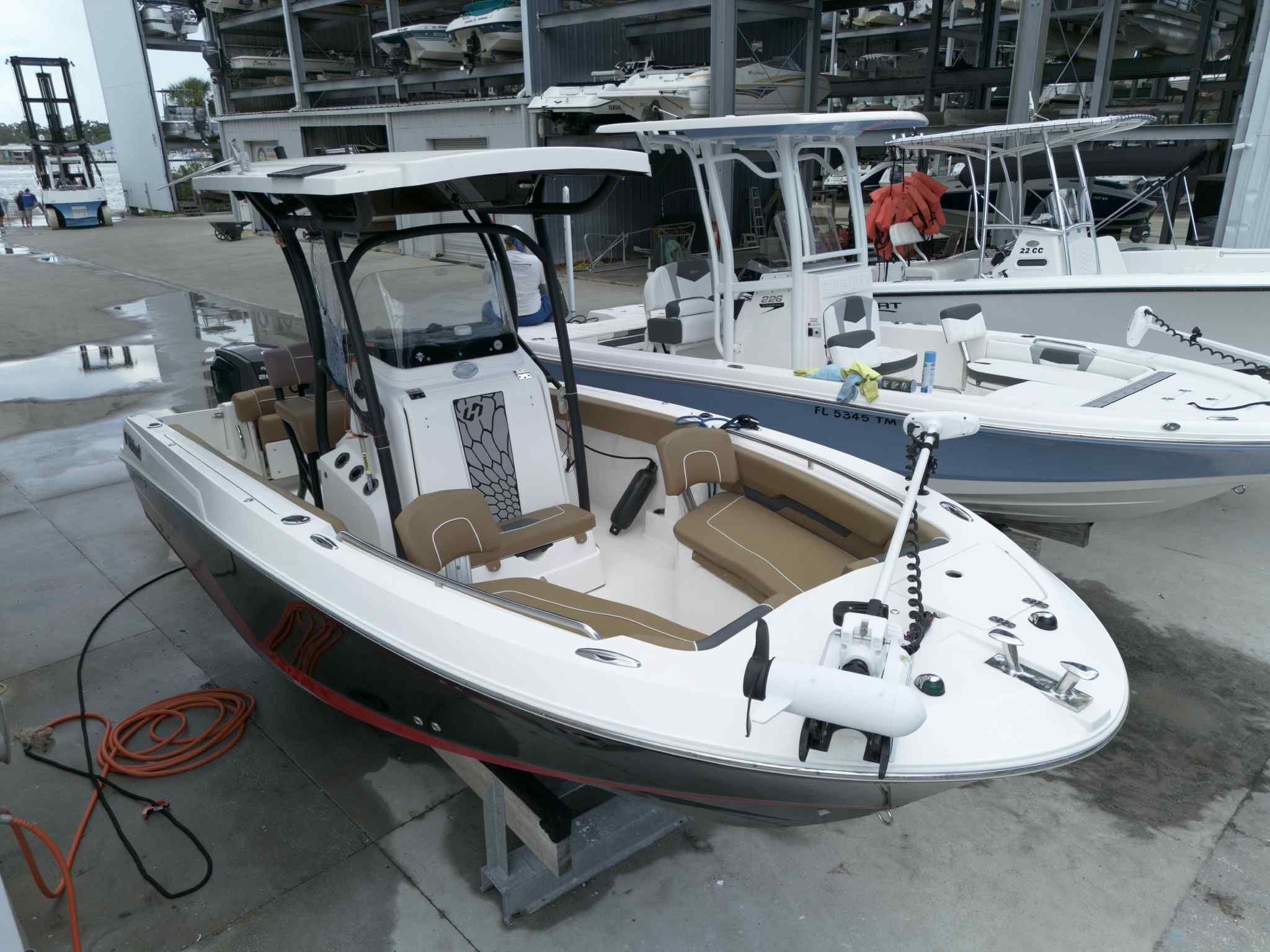 2019 Wellcraft 222 Fisherman Offshore Scarab