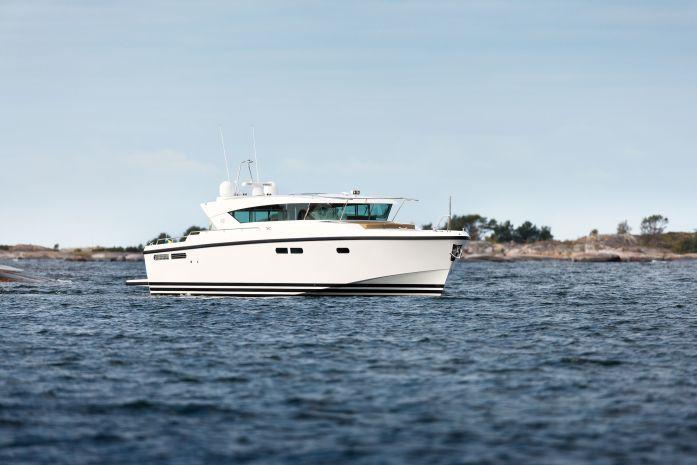 2025 Delta Powerboats 54 IPS