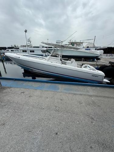 2008 Intrepid 327 Center Console