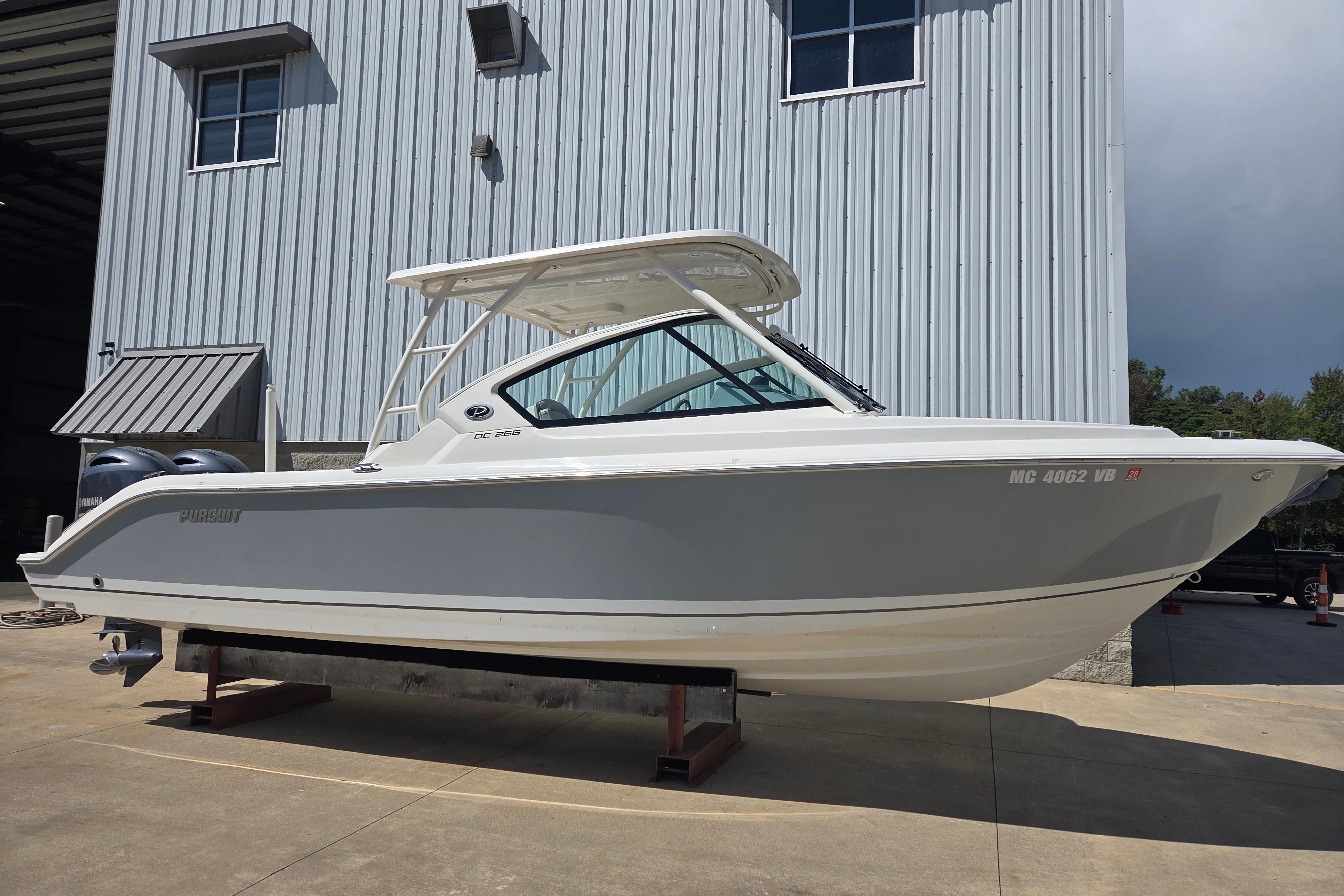 2023 Pursuit DC 266 Dual Console