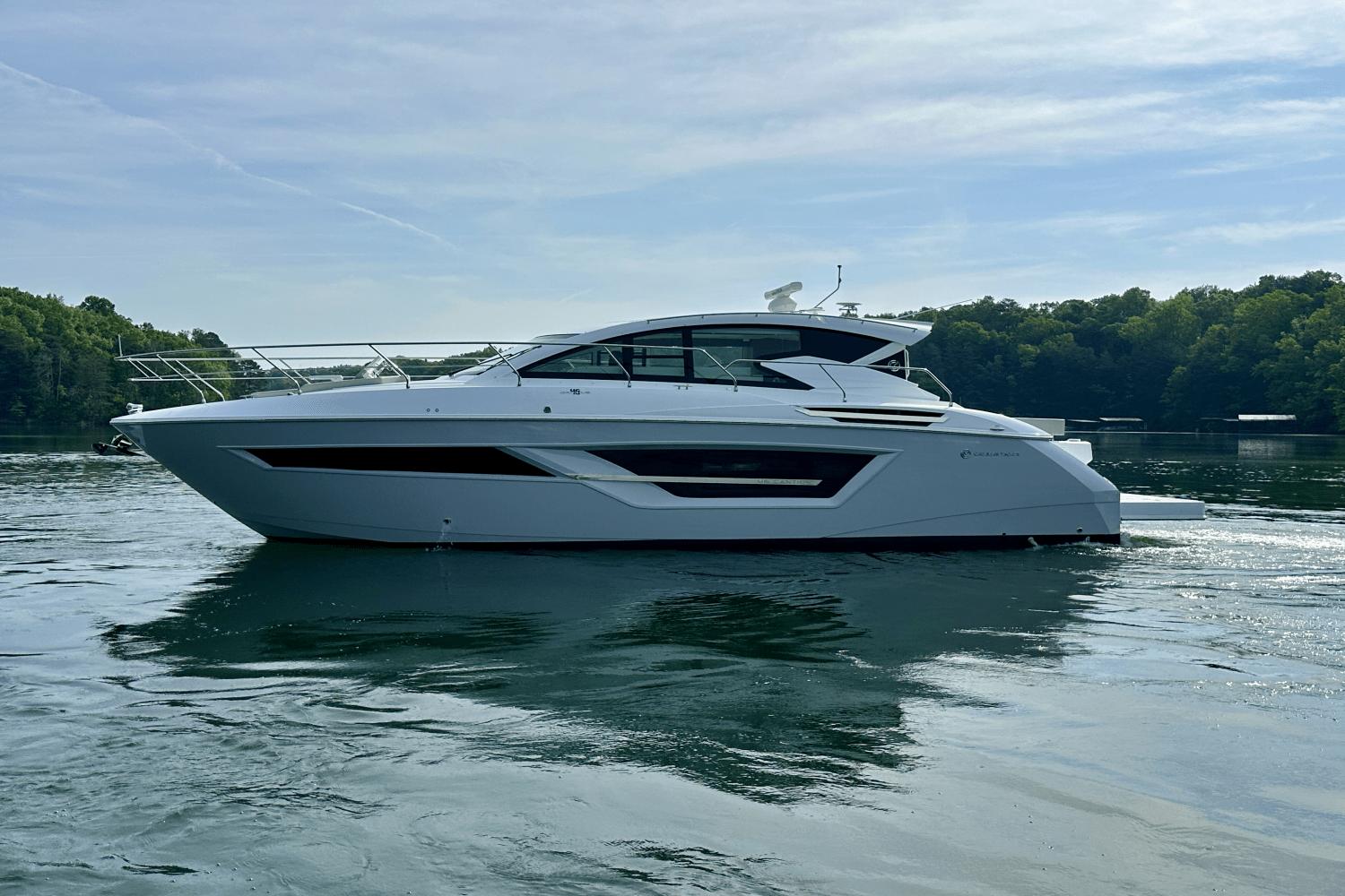 2025 Cruisers Yachts 46 Cantius