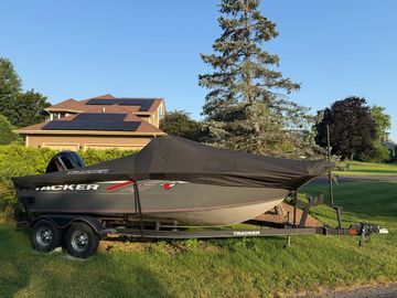 2018 Tracker Targa V-18 WT