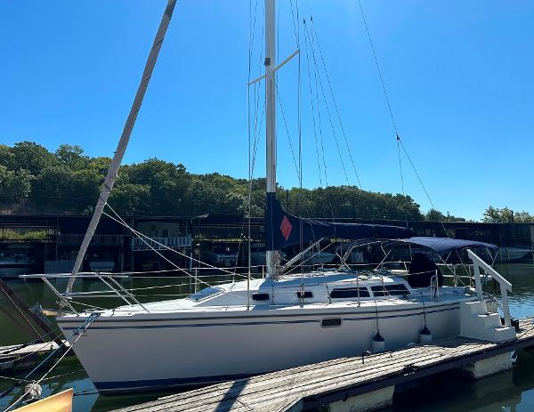 Catalina 320 Port Side