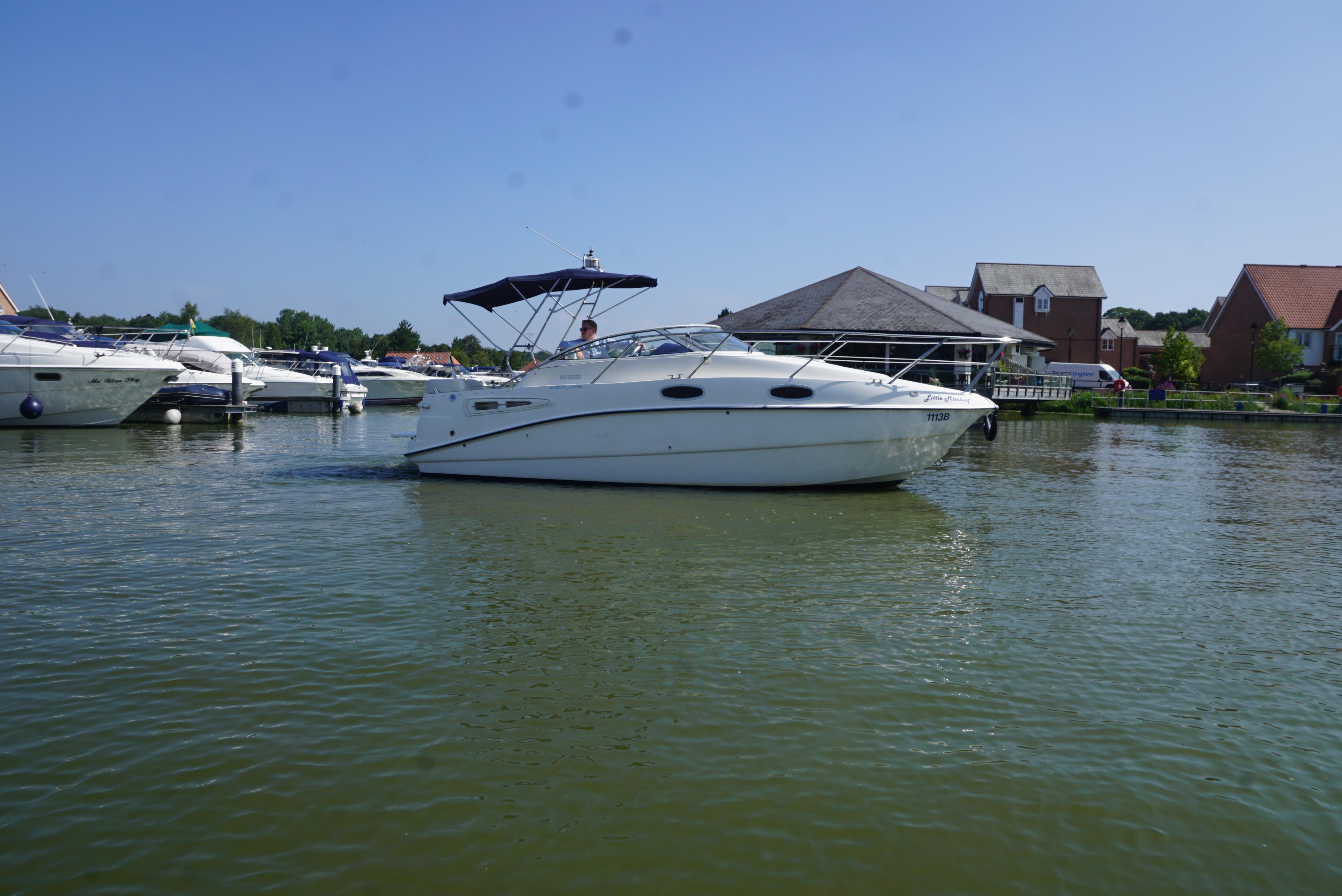 2005 Sealine S25