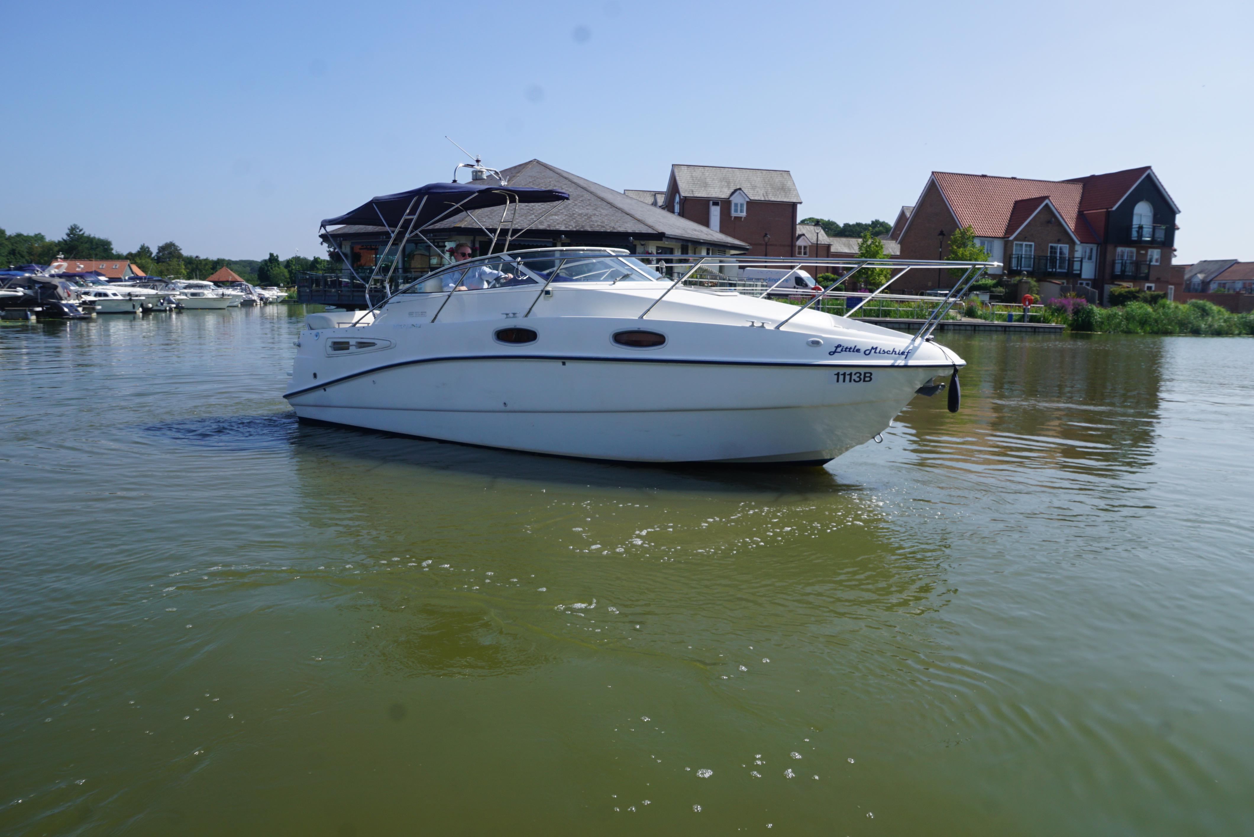 2005 Sealine S25