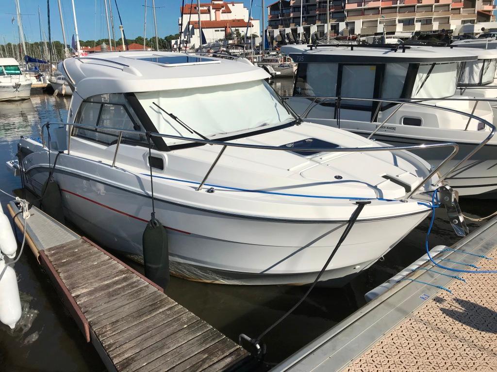 2017 Beneteau Antares 8 OB