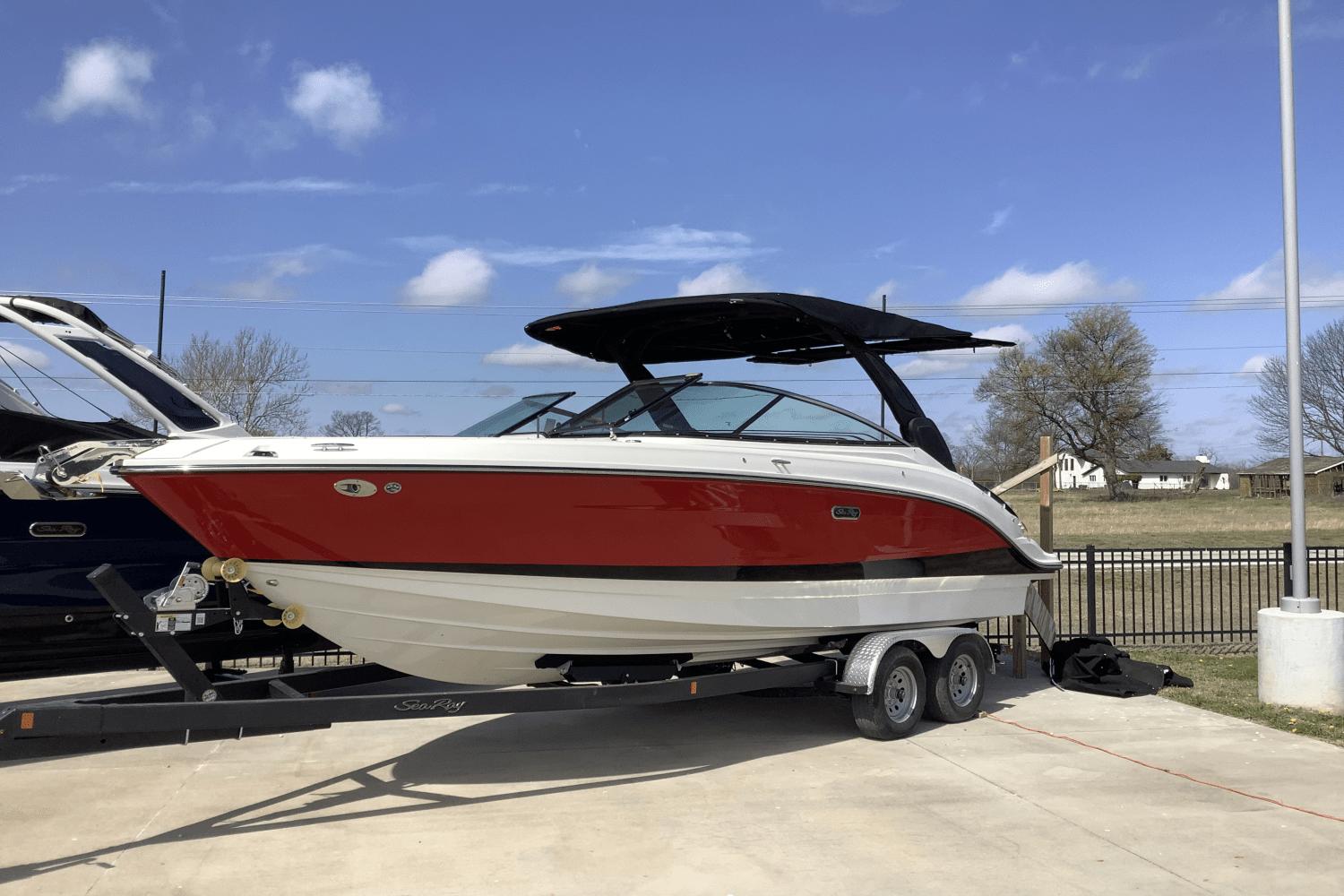 Sea Ray SLX 260