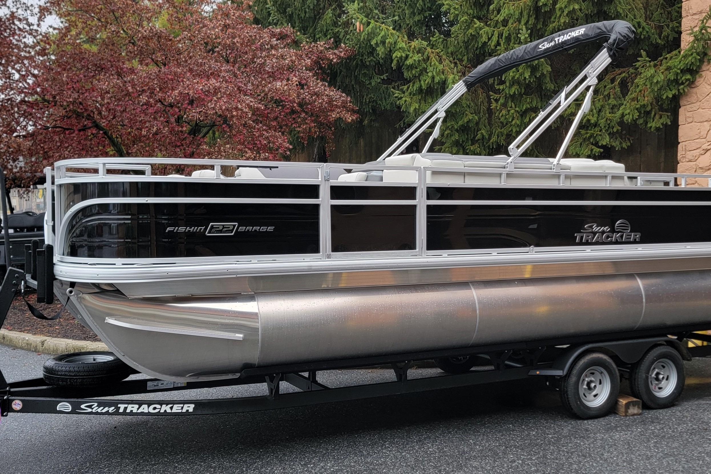 2026 Sun Tracker Fishin' Barge 22 XP3