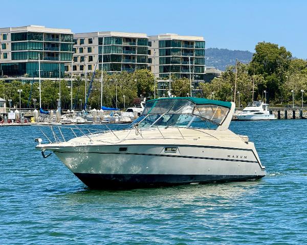 1997 Maxum 3200 SCR