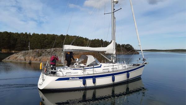 2004 Hallberg-Rassy 37