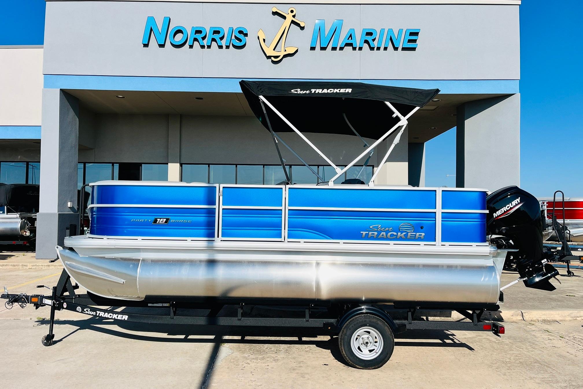 2026 Sun Tracker Party Barge 18 DLX