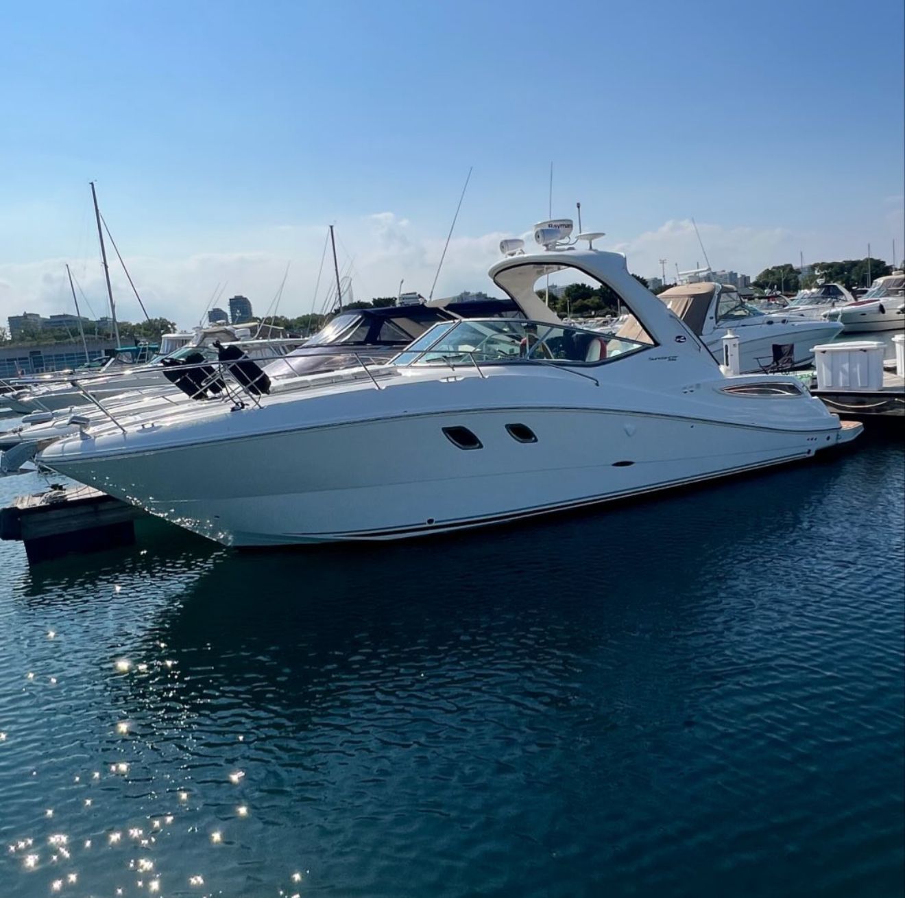 2011 Sea Ray 330 Sundancer