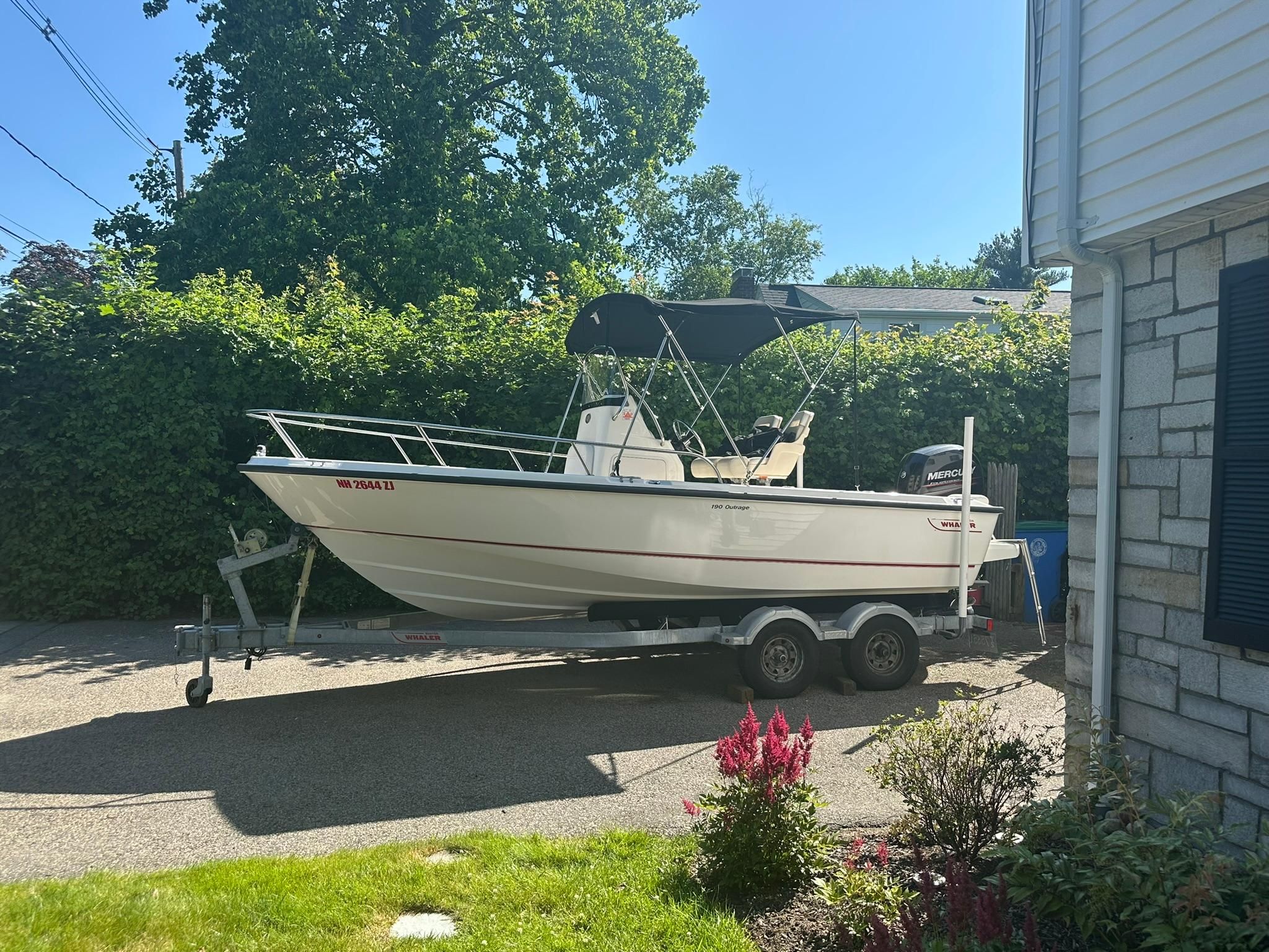 2017 Boston Whaler 190 Outrage
