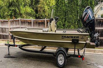 2026 Tracker Grizzly 1860 CC