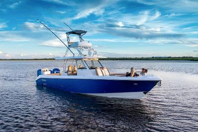 Everglades 395 Center Console Manufacturer Provided Image