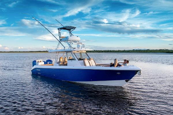 2025 Everglades 395 Center Console
