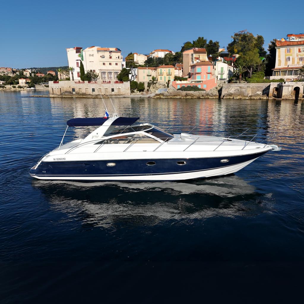 2000 Princess V42