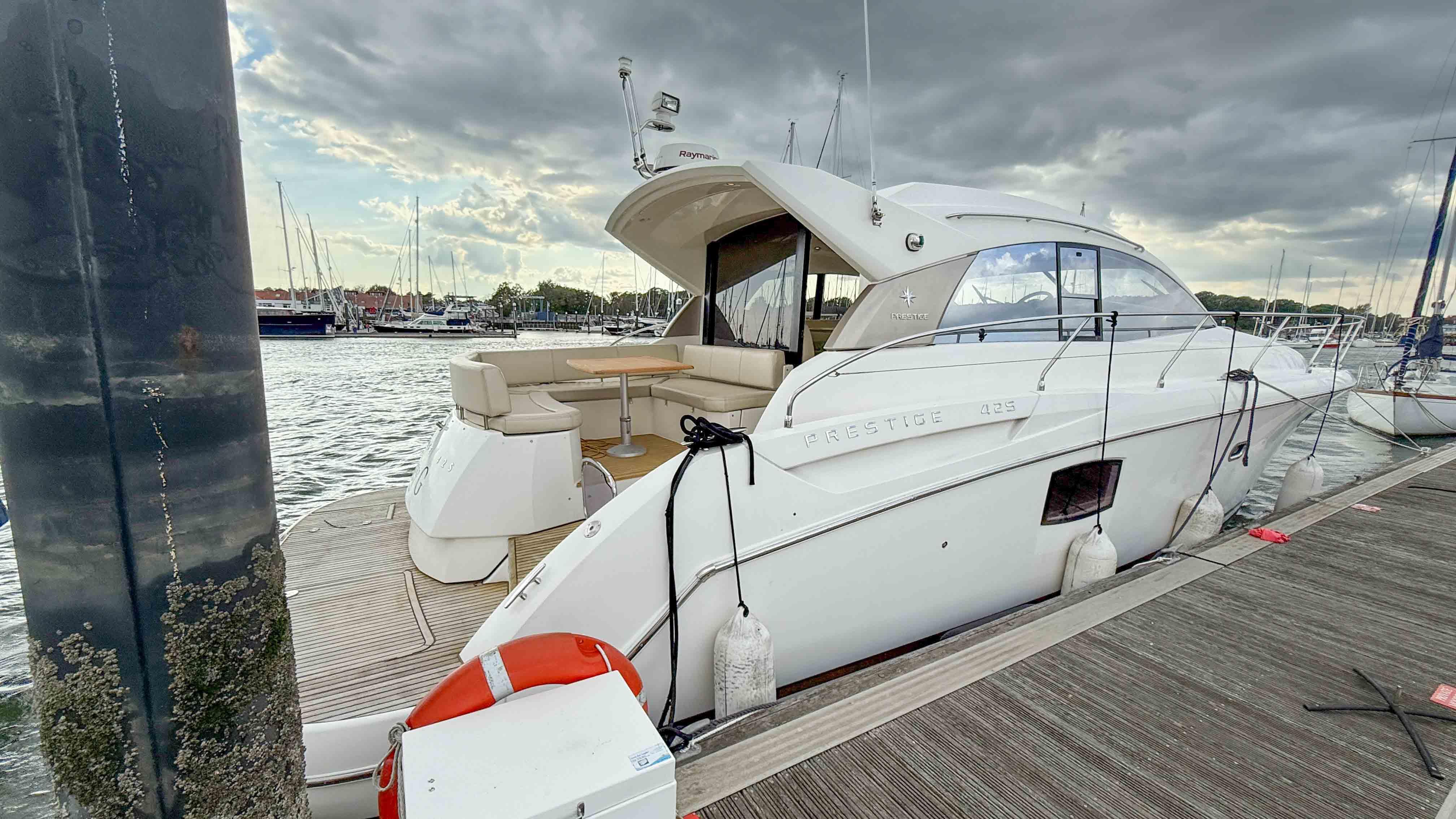 2009 Prestige 42S