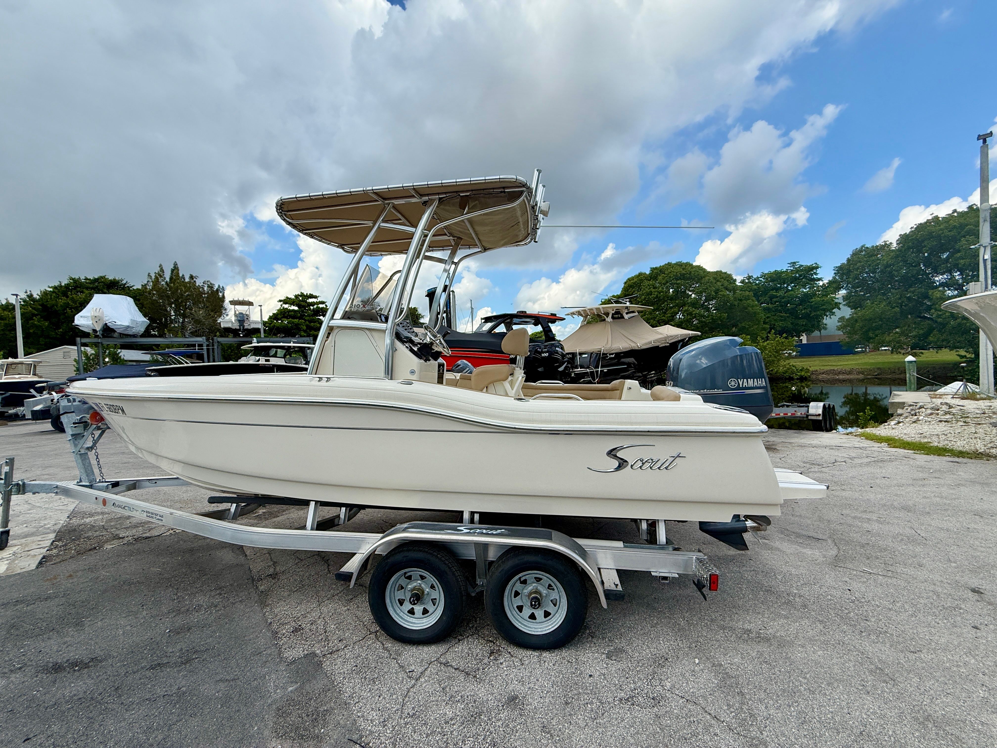 2013 Scout 210 XSF