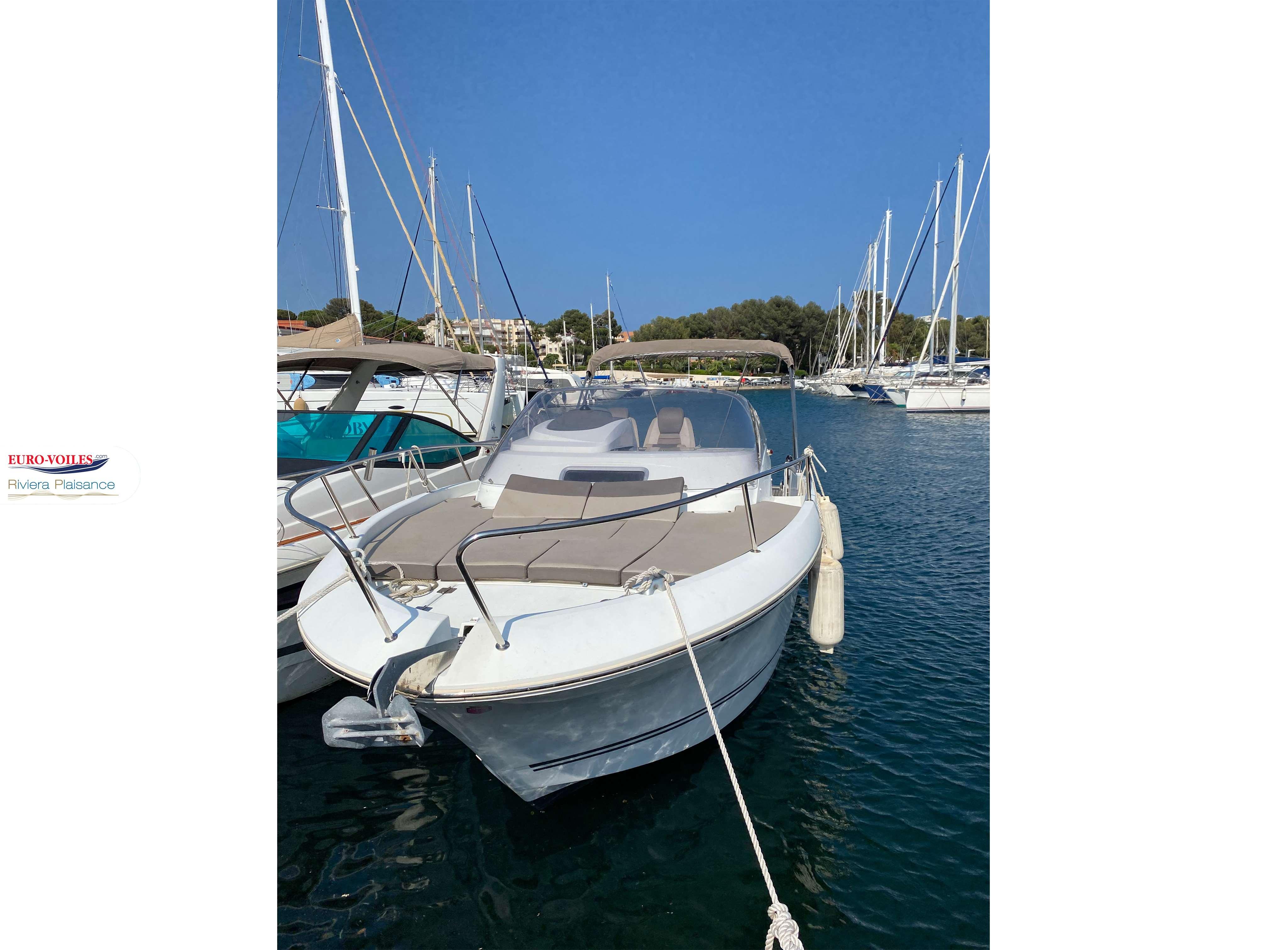 2015 Jeanneau Cap Camarat 8.5 WA