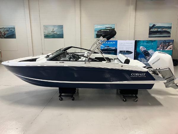 2025 Cobalt R4 Outboard