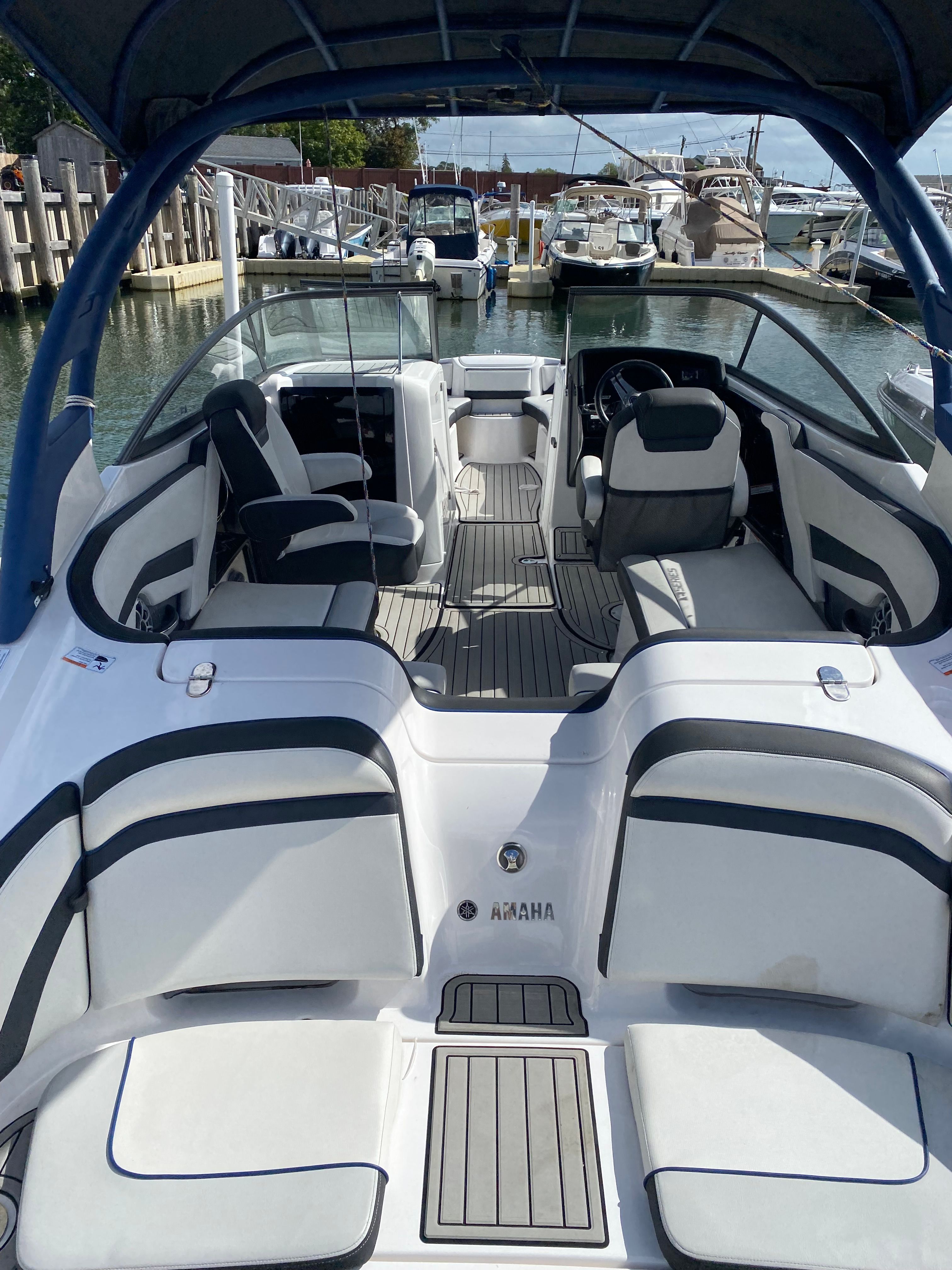 2020 Yamaha Boats 242SE