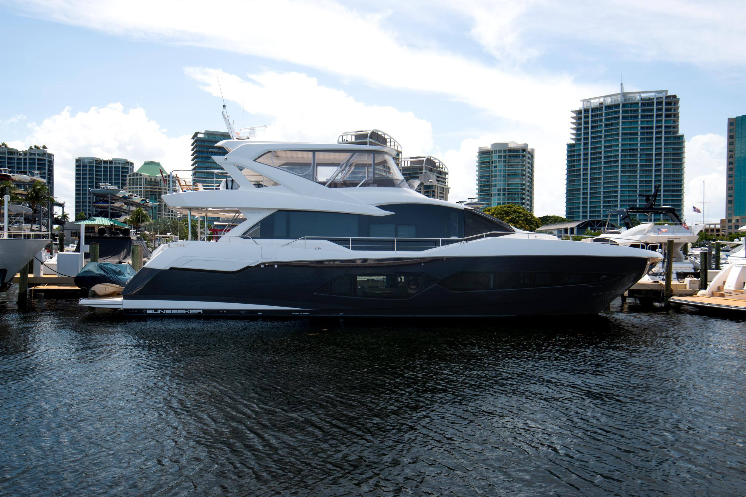 2020 Sunseeker 76 Yacht