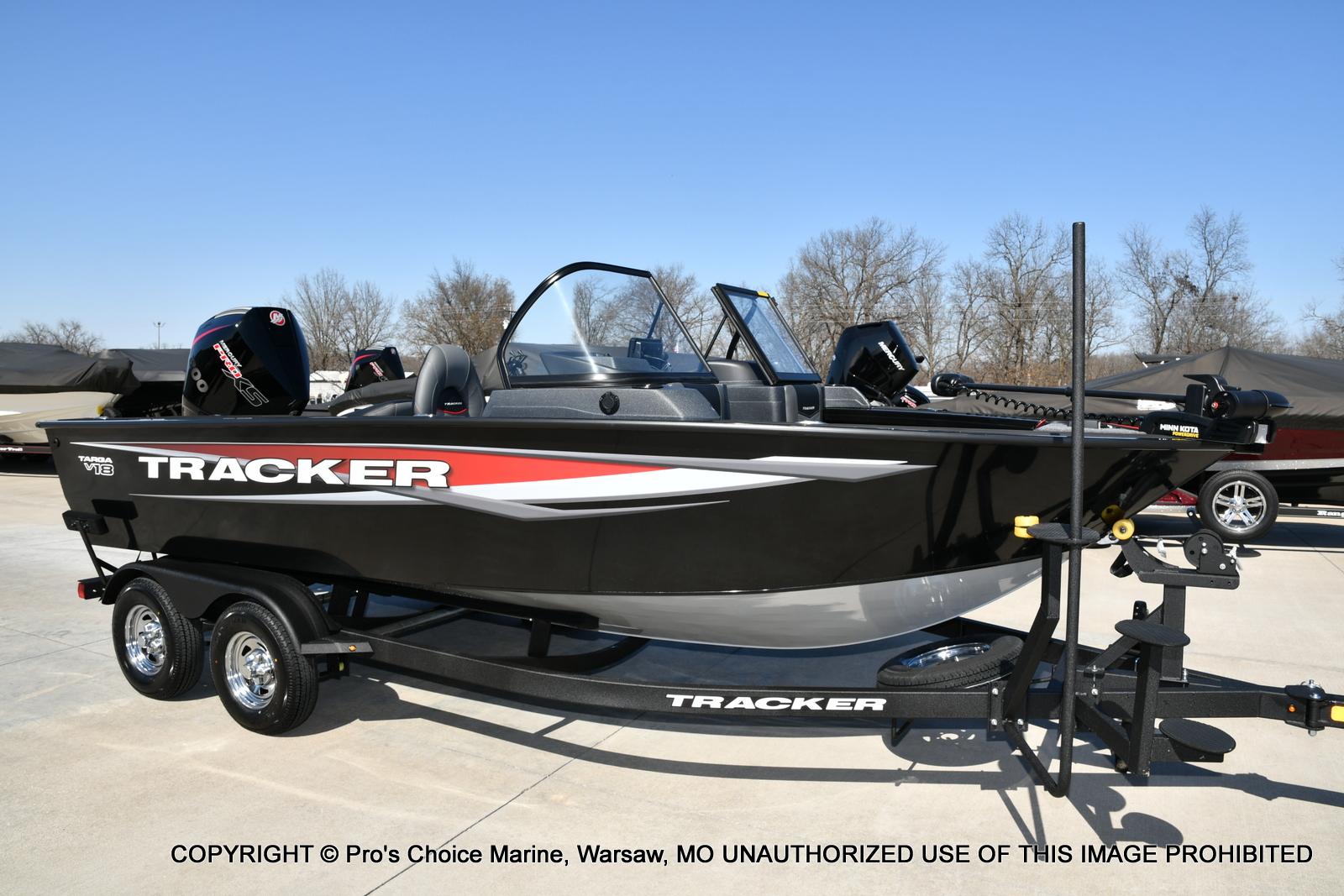 Tracker TARGA V-18 WT w/200HP Pro-XS