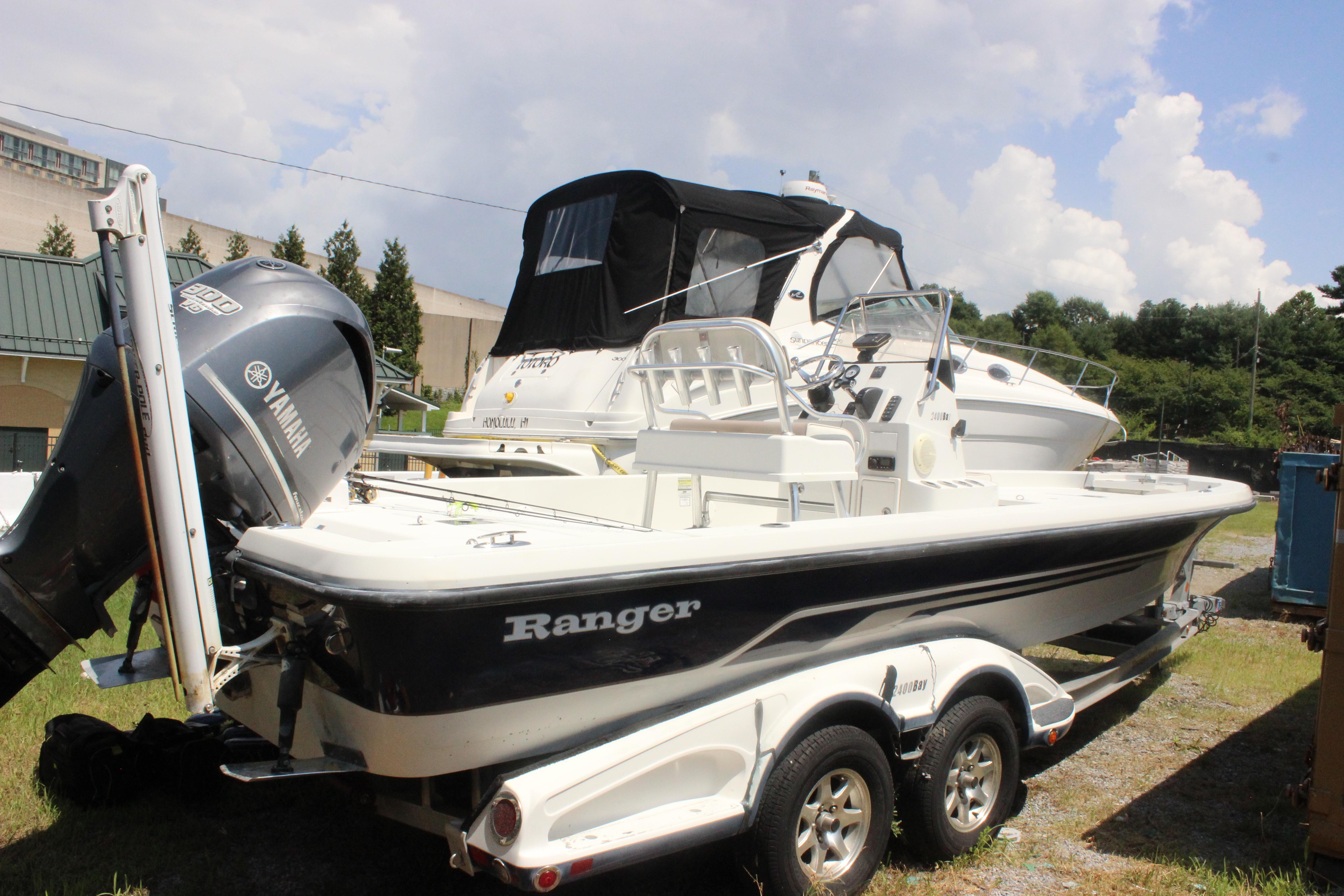 2011 Ranger 2400 Bay Ranger