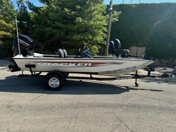 Tracker Pro Team 175 Crappie Edition 2025 Tracker Pro Team 175 Crappie Edition boat on trailer, parked outdoors.