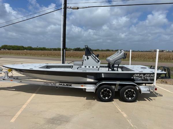 Majek 22 Xtreme boats for sale - boats.com