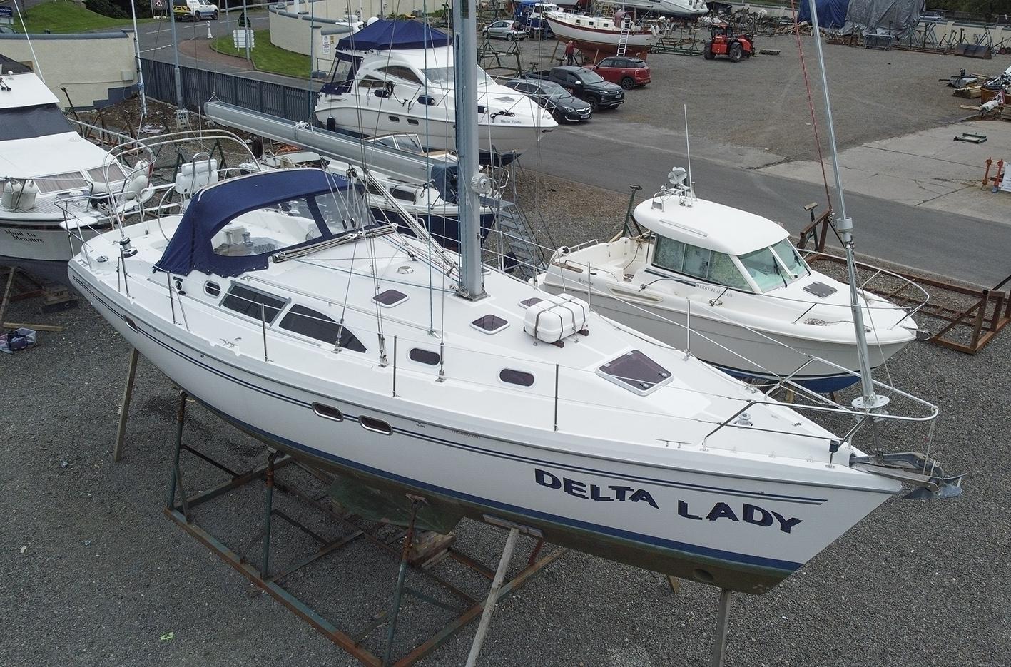 2005 Catalina 387