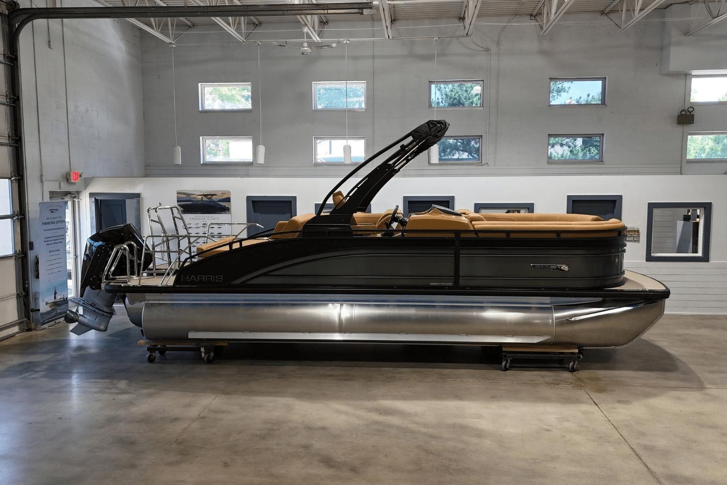 2025 Harris 230 Solstice