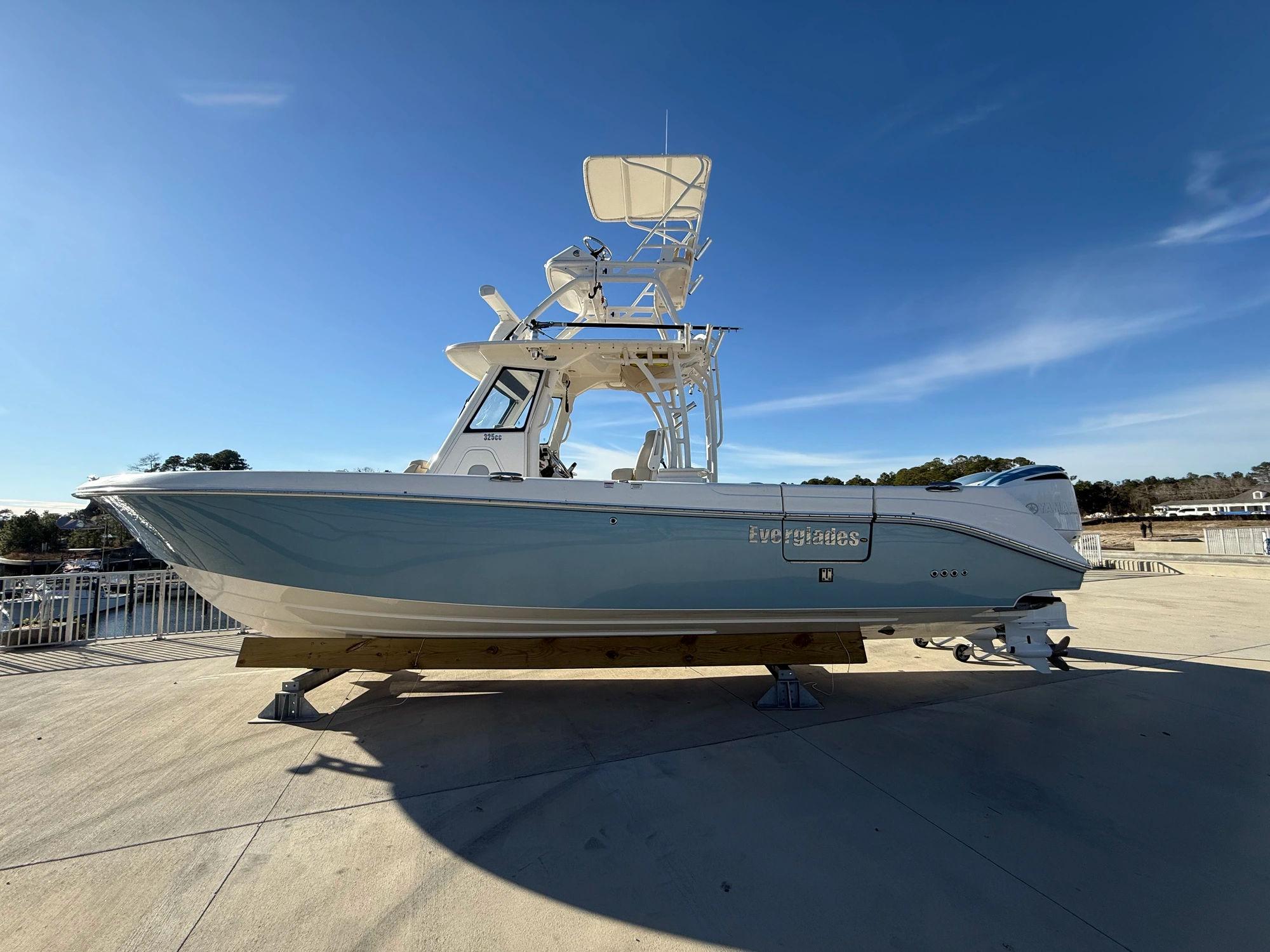 Everglades 325 CC 2018-EVERGLADES-325-CC