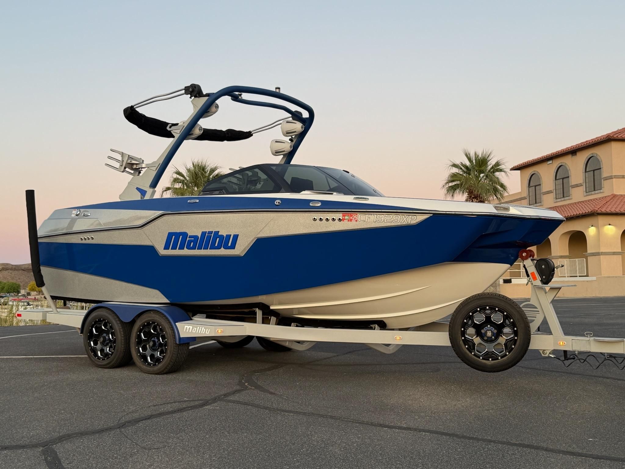 2022 Malibu M220