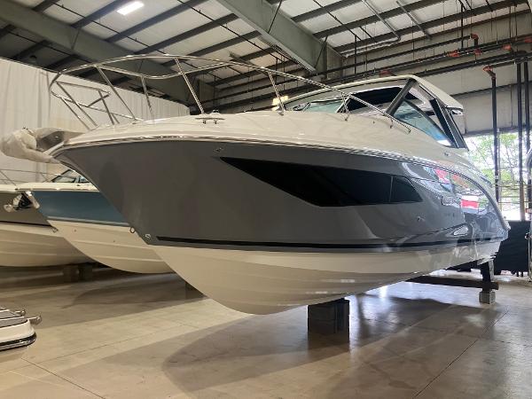 2025 Sea Ray 320 Sundancer