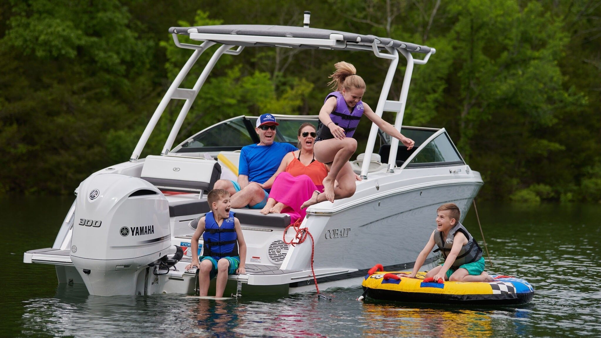 2025 Cobalt R6 Outboard