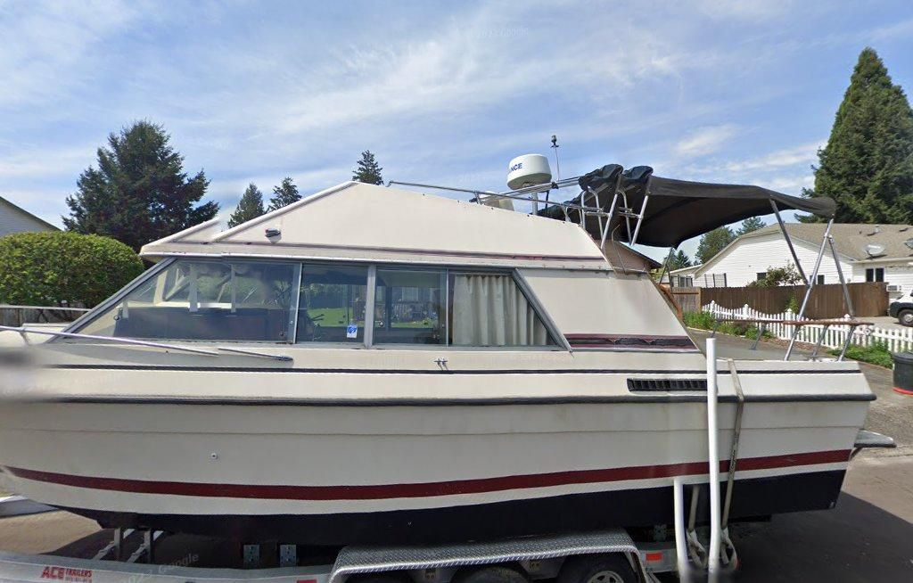 1980 Bayliner Cabin/Flying bridge