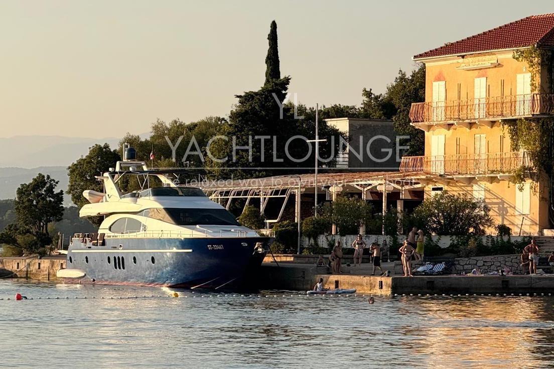 2004 Azimut 74 Solar