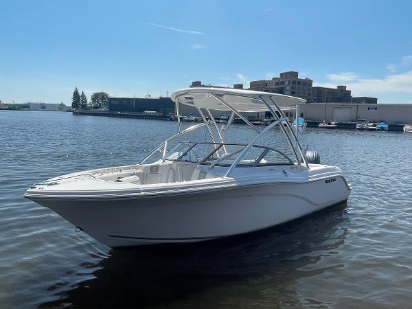 2024 Sea Fox 228 Traveler