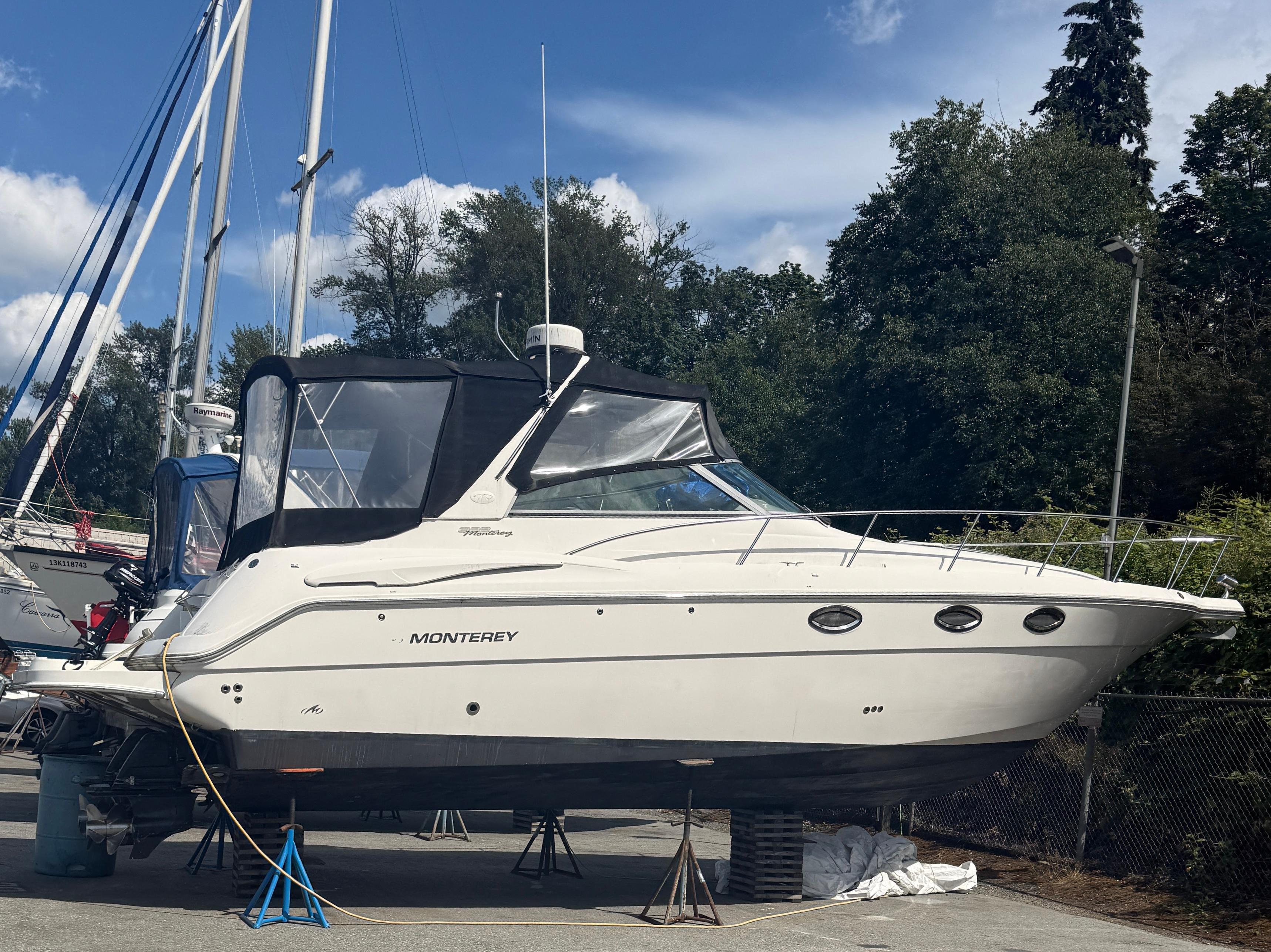 2005 Monterey 322 Cruiser