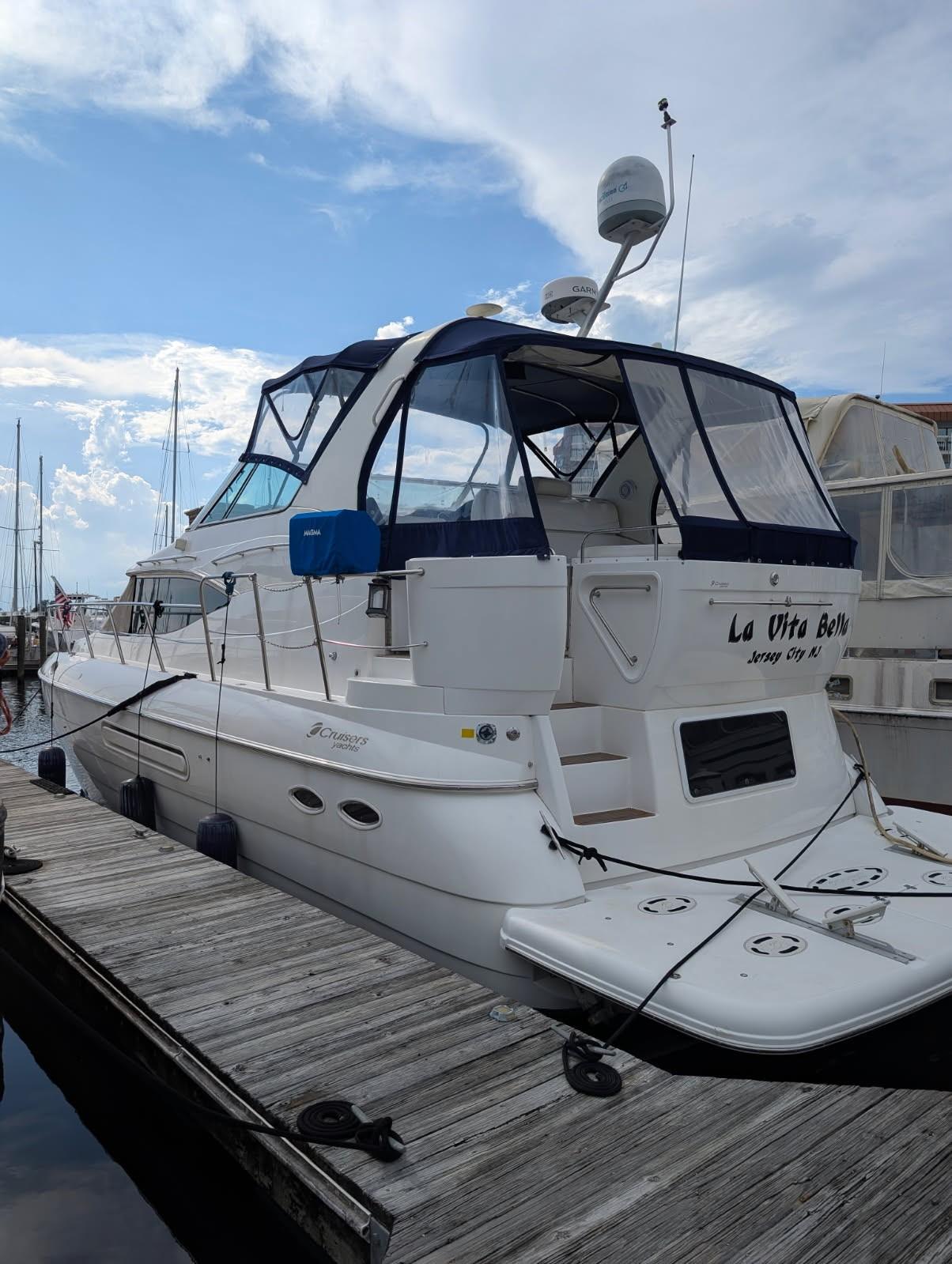 Cruisers Yachts 4450 Express Cruiser