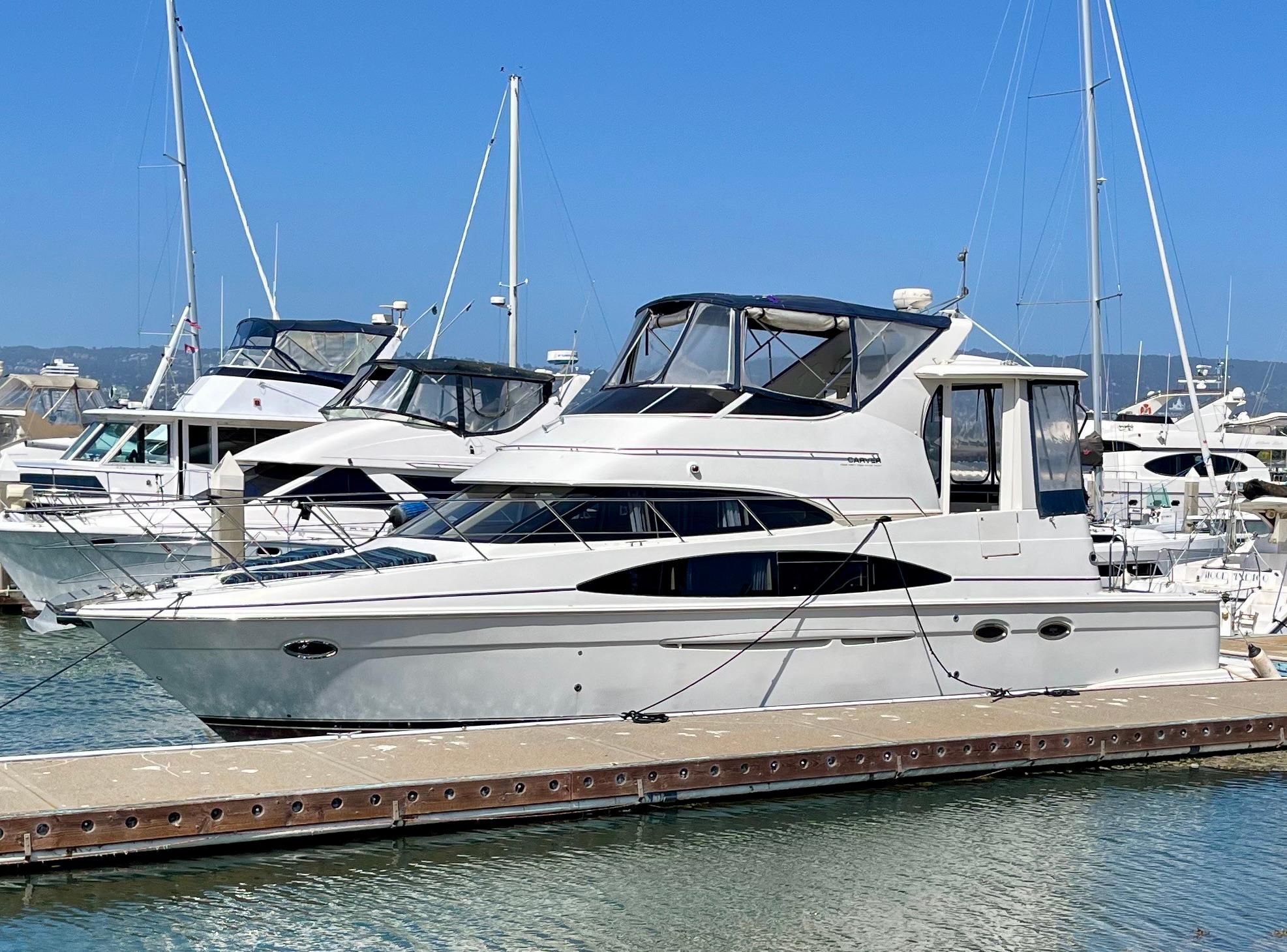 2004 Carver 444