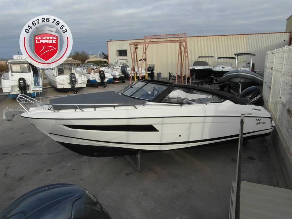 2022 Parker 690 Day Cruiser