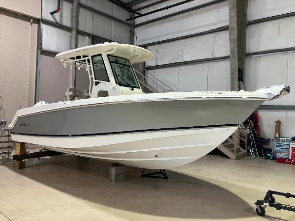 2025 Boston Whaler 250 Outrage