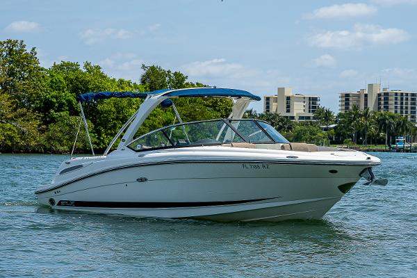 Sea Ray's 270 SLX, a Great 